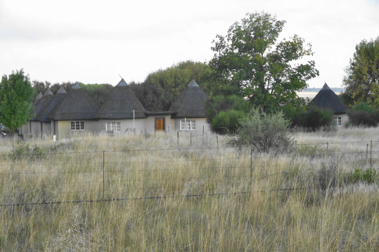 Van Zylsvlei - A Karoo Guest Farm 科尔斯伯格 外观 照片